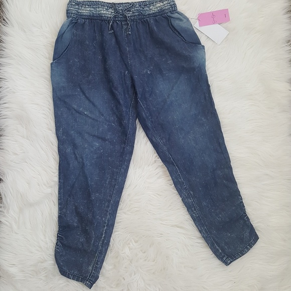 Jessica Simpson - Picture 1 of 7